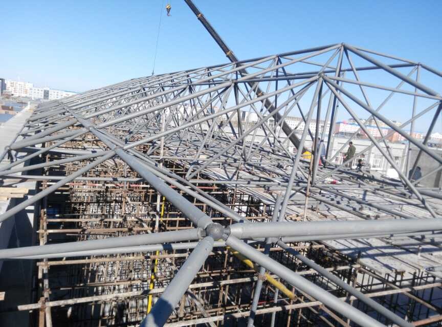 鄂州商贸城屋顶网架工程